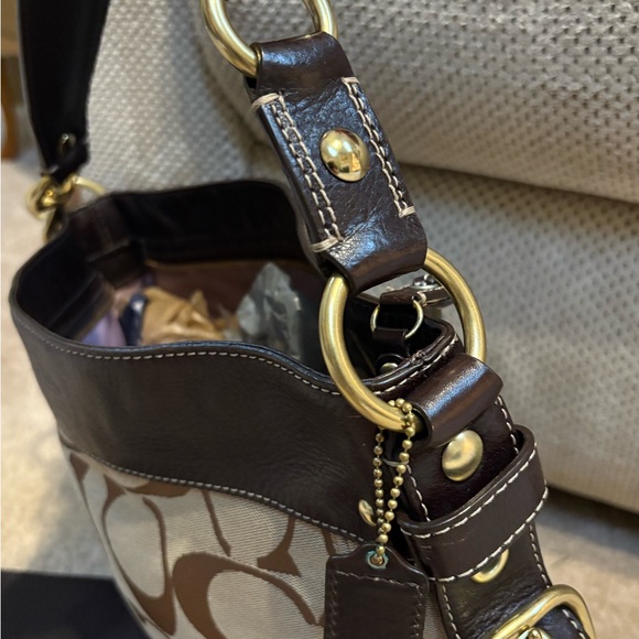 Coach Brown and Tan Signature Shoulder Bag - Picture 2 of 9